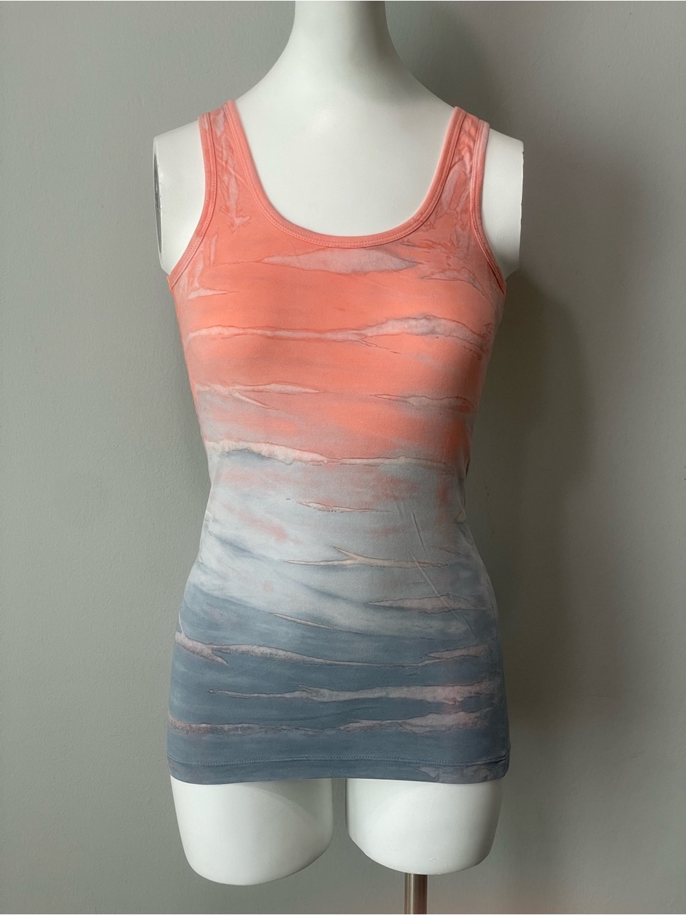Hard Tail Ombre Coral and Slate Scoop Tank
